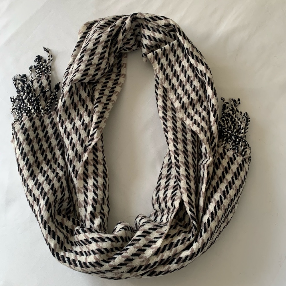 Patterned Scarf - Picture 2 of 3